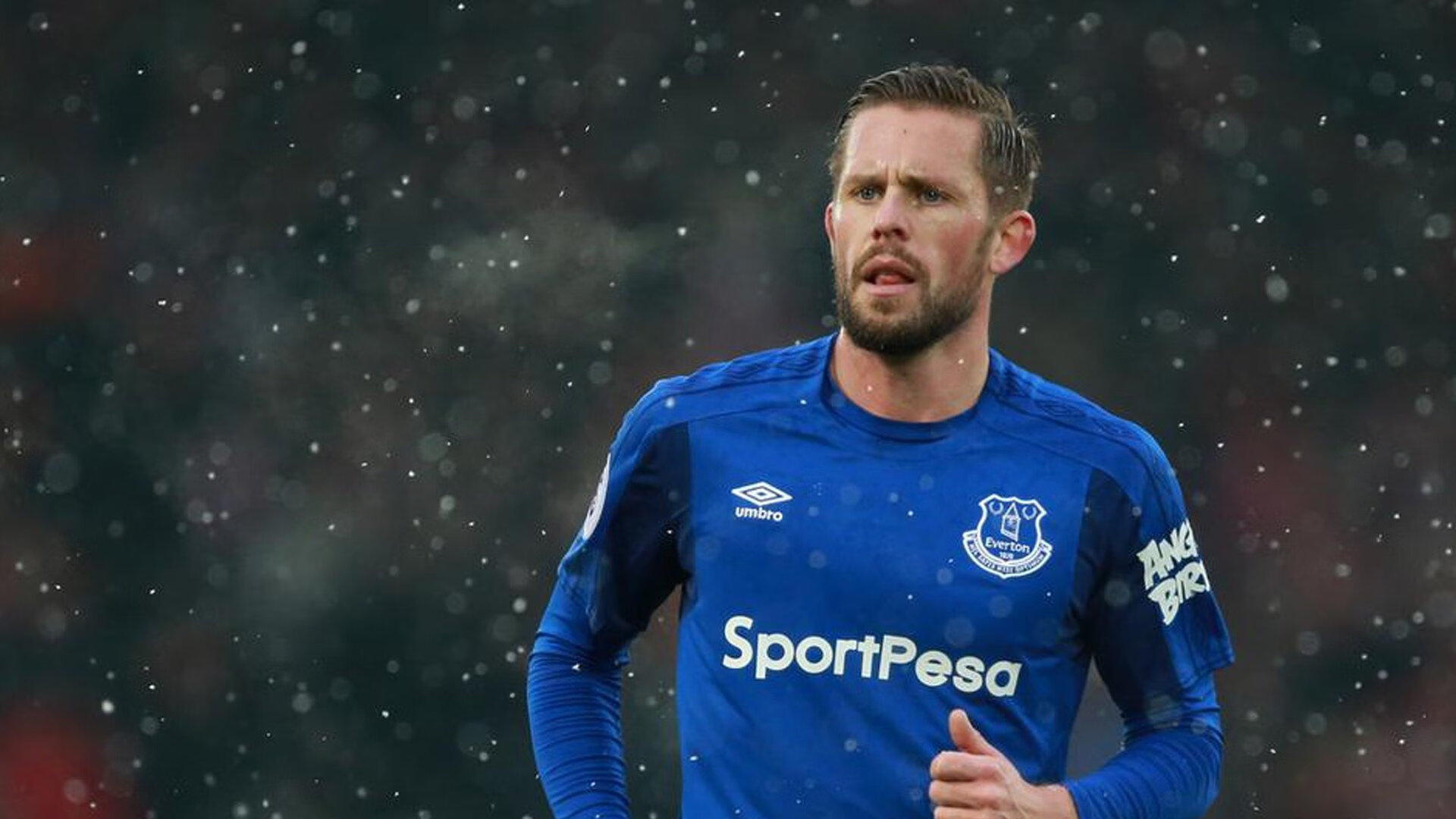 爱游戏体育（AYX）官方APP下载-伯恩利反击锐利，克拉文公园再现辉煌，克拉文庄园